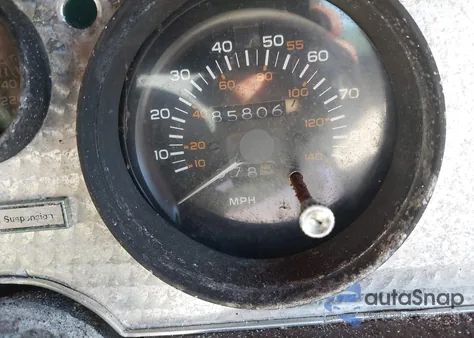 1981 Pontiac Firebird Trans Am из США, поврежденный, VIN 1G2AW87TXBN115829